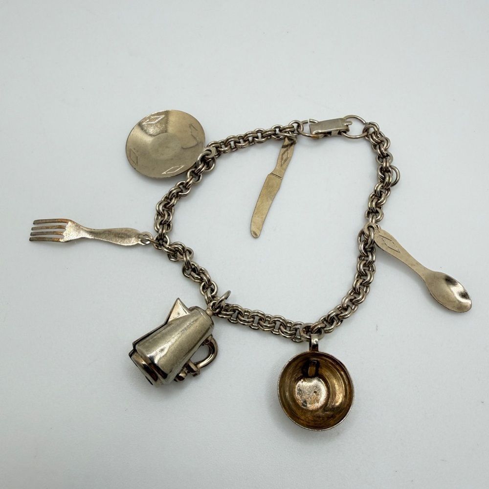 6.5" Vintage "Kitchen" charm‎ bracelet in silver tone metal!